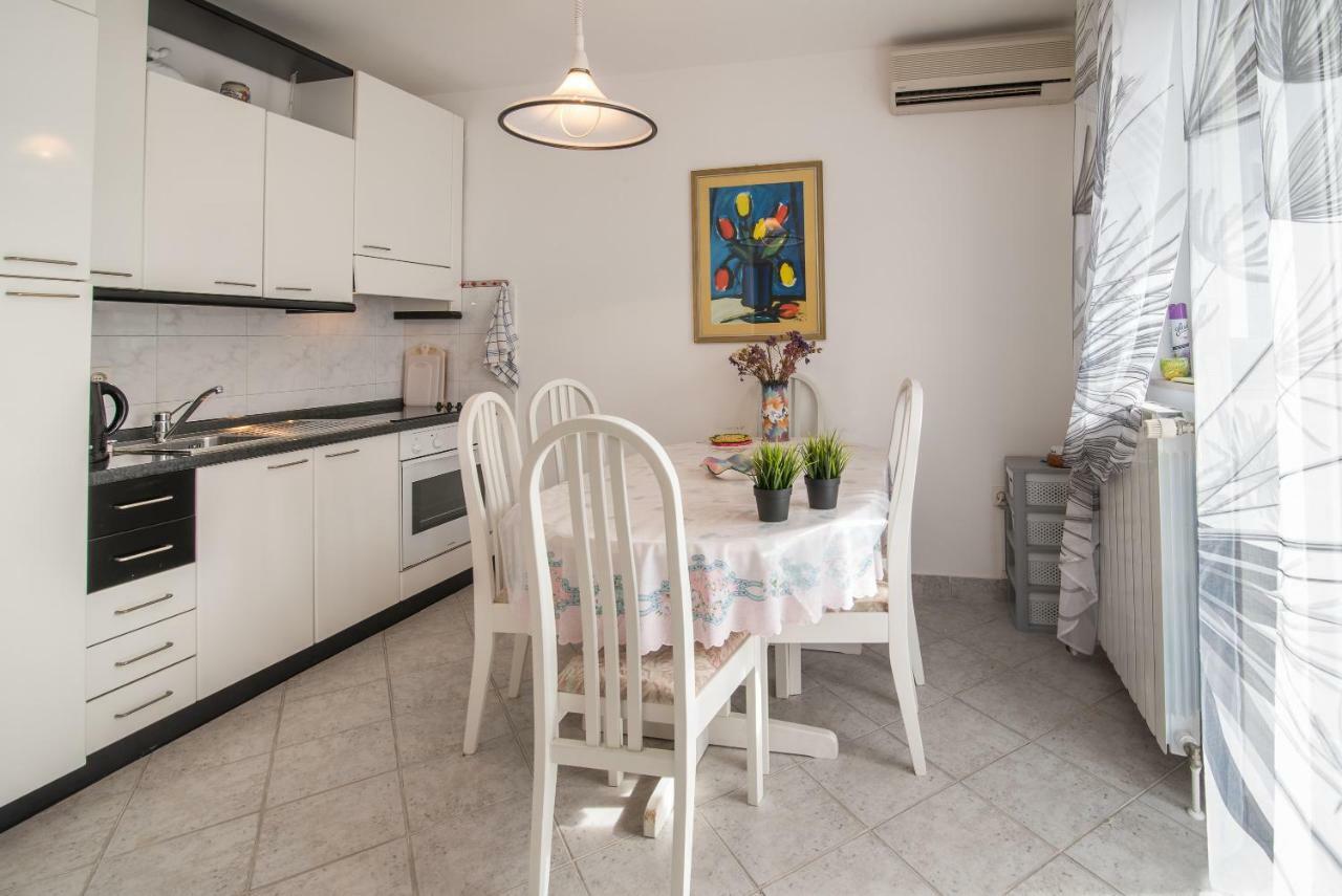 Ksenija Apartamento Kornić Exterior foto